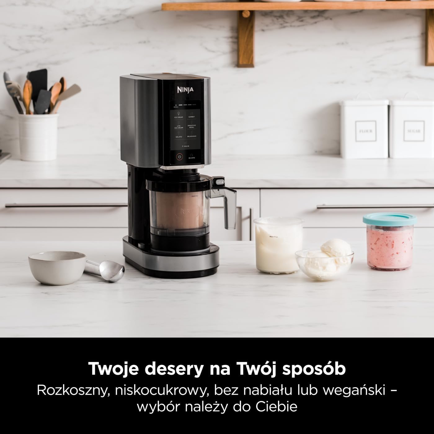 Ninja CREAMi Deluxe Maszyna do lodów i deserów z 2 tacami, 10 funkcji, robi lody, gelato, sorbety, mrożony jogurt, koktajle mleczne i nie tylko, opcja smakowa 2 w 1, srebrna, NC501EU