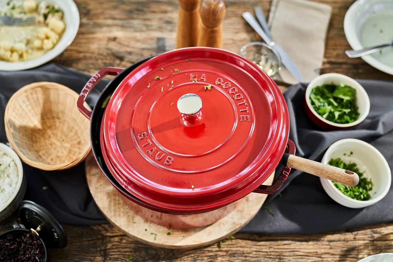 STAUB Garnek żeliwny, okrągły 28 cm, 6,7 L, Czarny